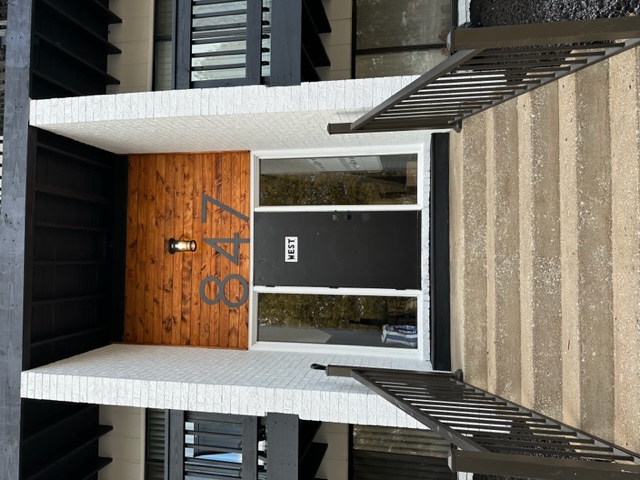 847 South Lake Park Avenue - 13-W
