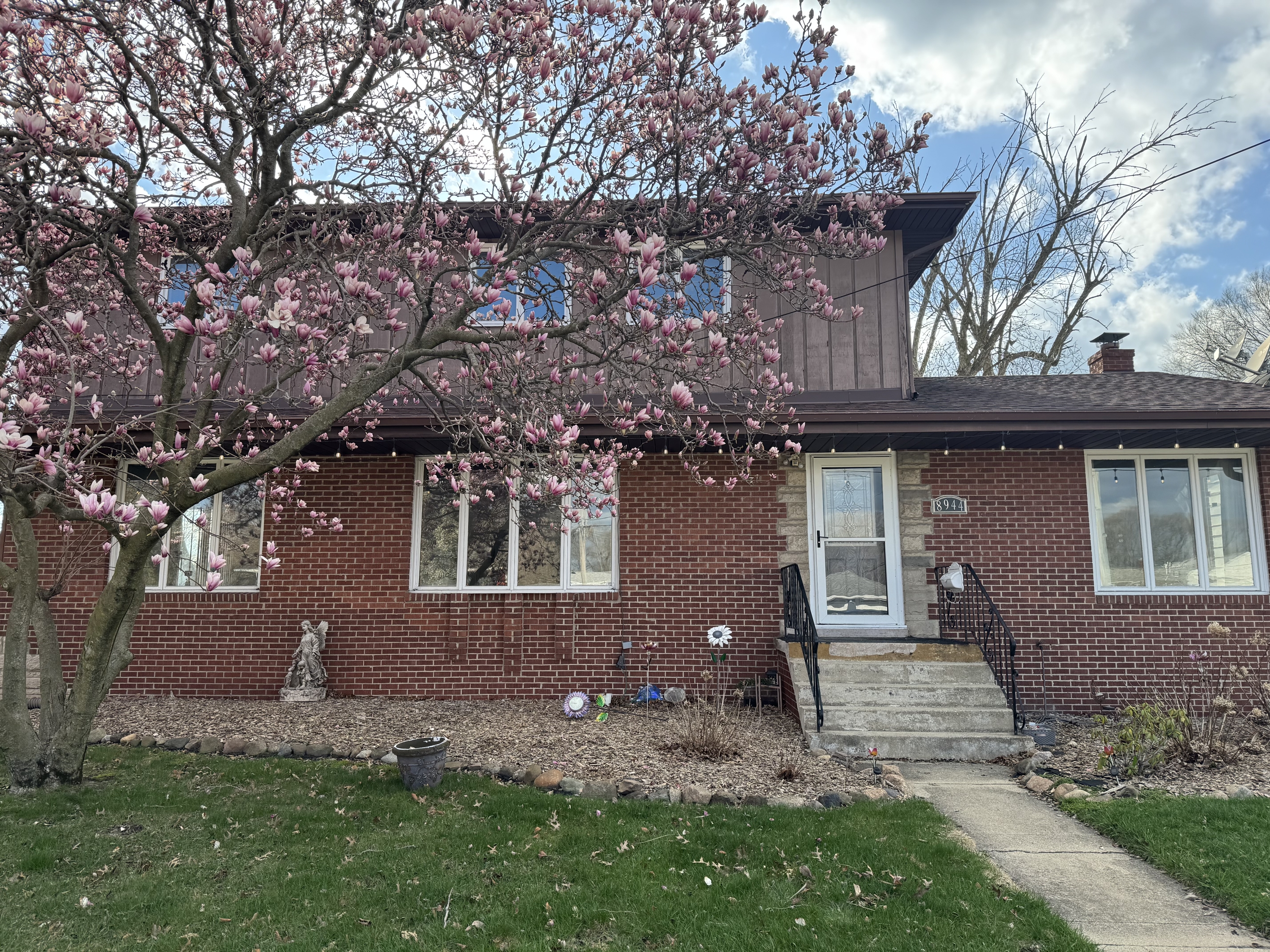 8944 Erie Street